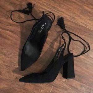 Guess pointed toe chunky heel tie up heels